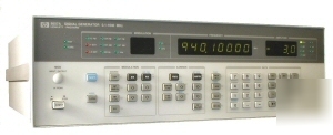 Hp - agilent 8657B 2.06GHZ synthesized signal generator