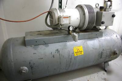 Vacuum pump high vacuum w/tank rietschle