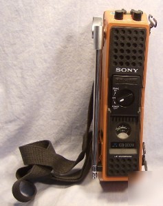 Vintage sony 1975 single frequency cb walkie-talkie