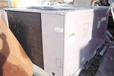 Carrier 50TM-008-V601 rooftop chiller