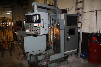 Cnc milling machine with all the tooling