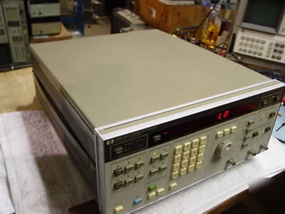 Hp 3326A dual channel synthesizer w/option:001,002