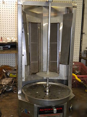 Vertical broiler/gyro/shawarma machine by autodoner