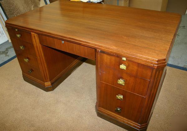 Antique mahogany shelbyville rustic judge desk