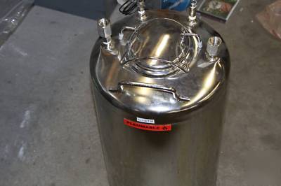 Stainless steel tank canister 10 gallon pump pressure