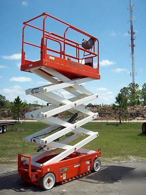 New snorkel S2633 scissor lift 32' working height,brand 