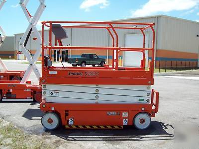 New snorkel S2633 scissor lift 32' working height,brand 