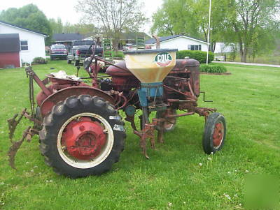 Farmall super a / cultivators/ sidedresser