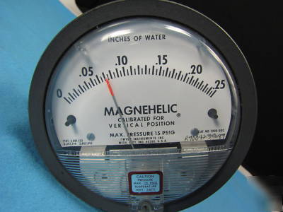 Dwyer magnehelic pressure gage mod 2000-0 max psi 15
