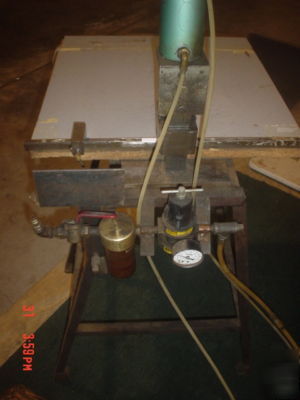 Pneumatic press foot pedal acutated good condition 