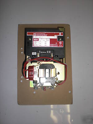 Square d 8903SPO11V02 lighiting contactor 60A 3P 120V