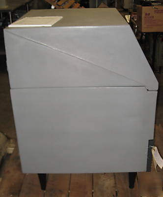 Scotsman undercounter ice maker w/ bin m# SCE275W-1G 