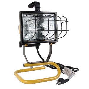Bayco 500-watt halogen work light w/adjustable tripod