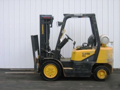 Daweoo pneumatic forklift, low hours, runs great 