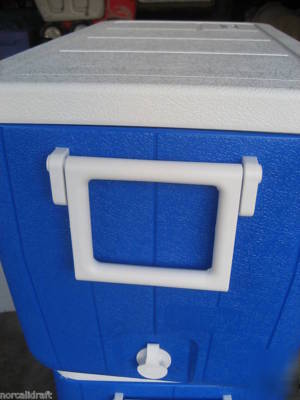 Draft keg beer cooler single jockey box (cooler only)