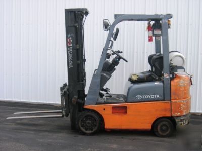 Toyota, 2002, 3,500 lb. capacity, sit down forklift 