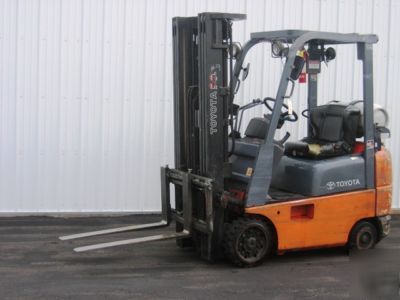 Toyota, 2002, 3,500 lb. capacity, sit down forklift 