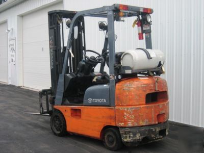 Toyota, 2002, 3,500 lb. capacity, sit down forklift 