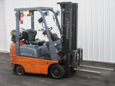 Toyota, 2002, 3,500 lb. capacity, sit down forklift 
