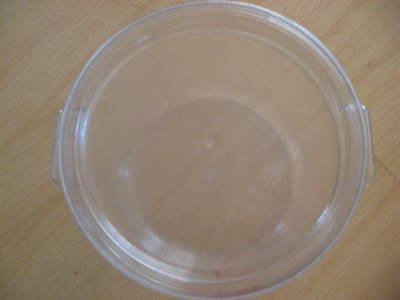 Cambro 12QT clear round food storage container w/lid