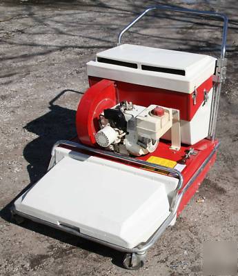 Clarke sps-28-g gas powered space sweeper broom self 