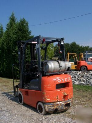 Toyota forklift truck 3000 lb cap 2004 year model