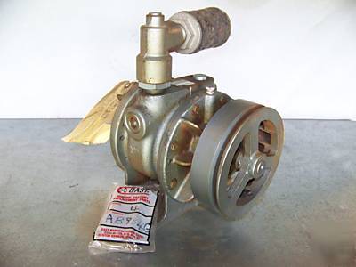 Gast rotary vane air comp. 40CFM, 10PSI, 20HG vac, nos 