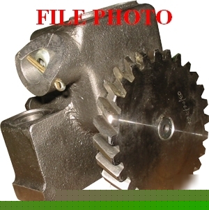 John deere 152 164 179 3029 202 239 329 engine oil pump