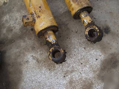 Massey ferguson northwestern skid steer lift cylinders