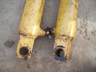 Massey ferguson northwestern skid steer lift cylinders