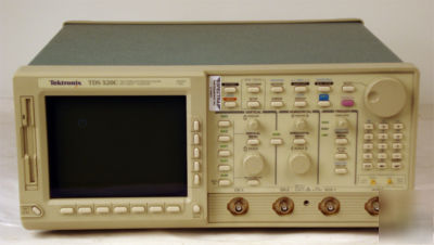 Tektronix TDS520C digitizing oscilloscope 500MHZ,1GS/s