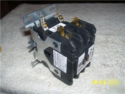 Definite purpose contactor 25AMPS 2 poles C25DND225A