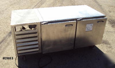 Commercial refrigerated equipment table