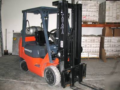 2004 toyota cushion 5000# lpg forklift- only 4371 hours