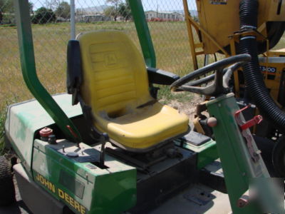 2000 john deere F935 ride on lawnmower