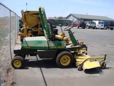 2000 john deere F935 ride on lawnmower