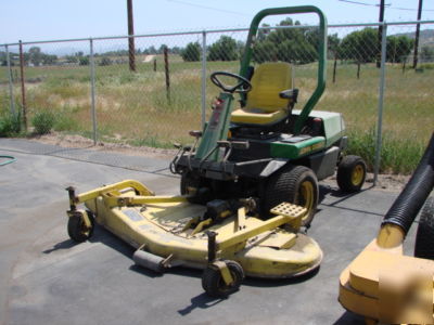 2000 john deere F935 ride on lawnmower