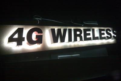 Custom led/neon lit aluminum reverse channel letters 