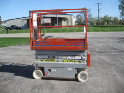 2002 skyjack sjiii 3219 compact scissor - no 