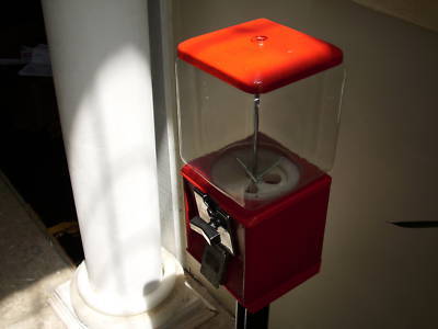 Ashland/nw gumball vending machine $.25 red w/stand