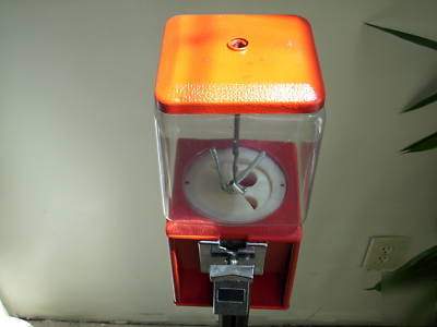 Ashland/nw gumball vending machine $.25 red w/stand