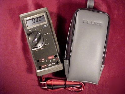 Fluke 77 multimeter with leads, holster and case