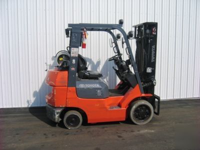 5,000LB capacity toyota tow motor with extremly low hrs
