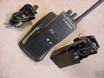 Motorola MTS2000 48 ch 5 w vhf flashport handheld radio