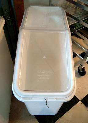 Cambro ingredient bin, 21 gallon, mobile slant, IBS20