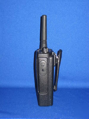 Motorola rdx RDU2080D business radio uhf radio 2 watts