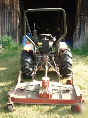 White field boss 21 diesel 4WD tractor w/ caroni mower