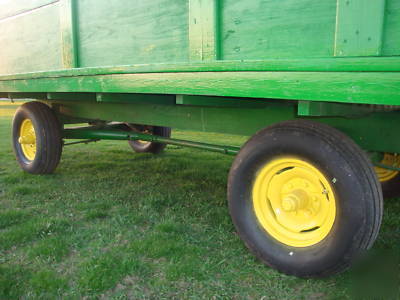 Rare john deere vintage hay wagon collectible -jd caps 