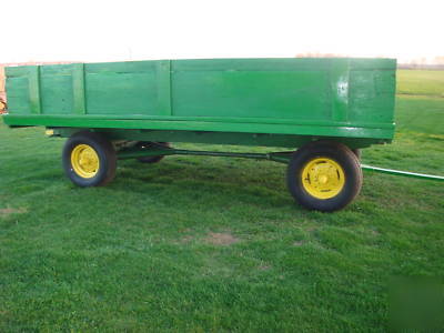 Rare john deere vintage hay wagon collectible -jd caps 