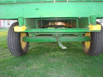 Rare john deere vintage hay wagon collectible -jd caps 